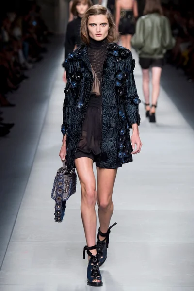 Look 35